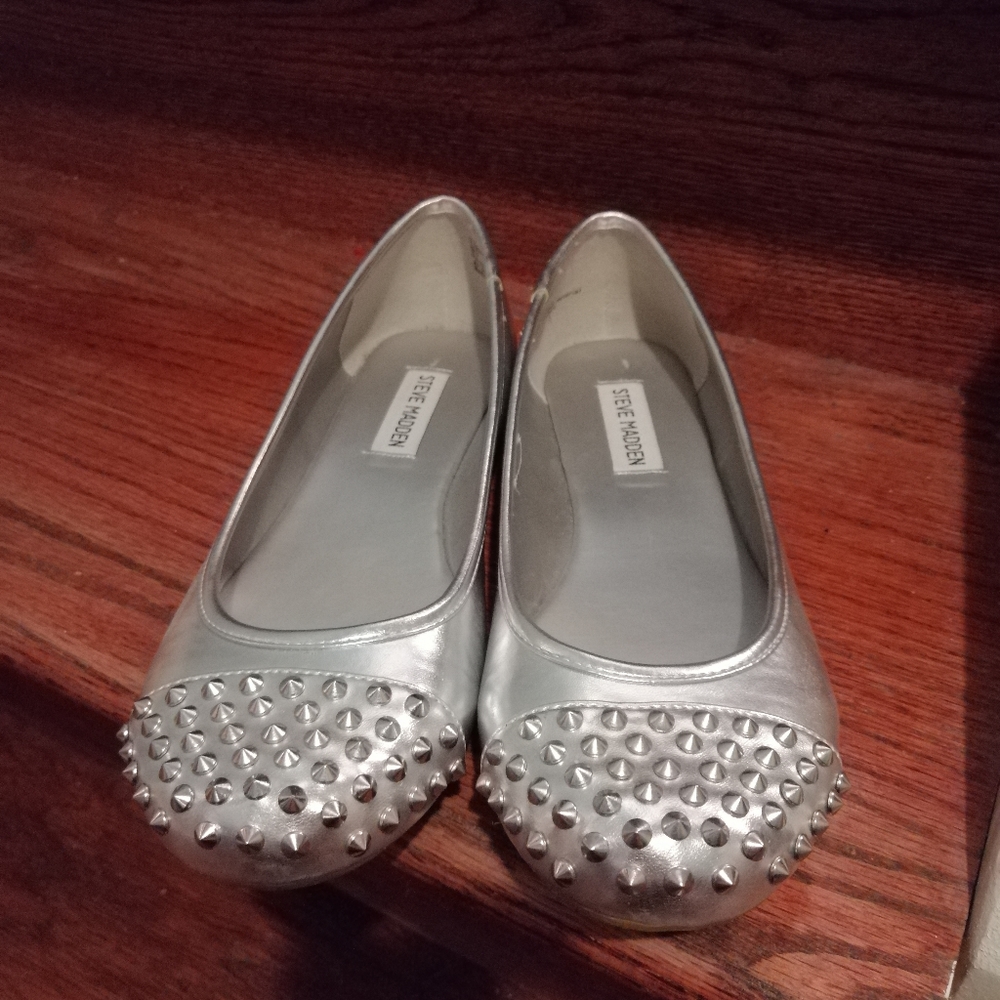 Steve Madden Studded Metallic Flats